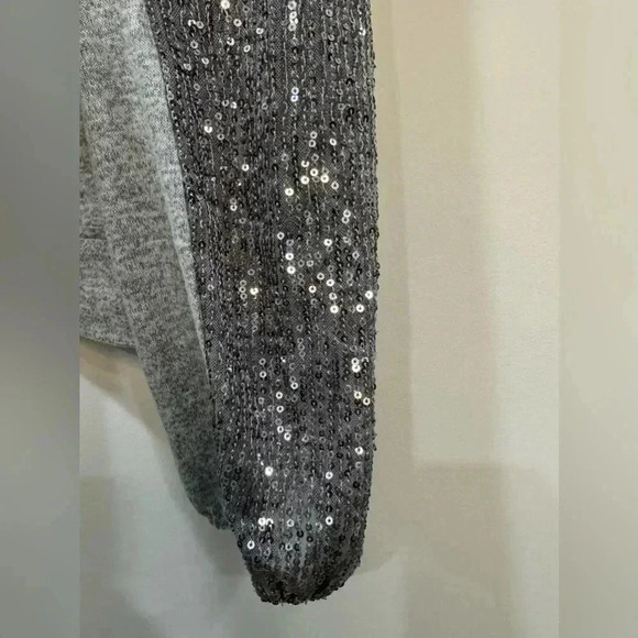 Another Reason Long Sleeve V Neck Shirt With Dark Gray Sequins Sleeve Size L - Picture 8 of 13